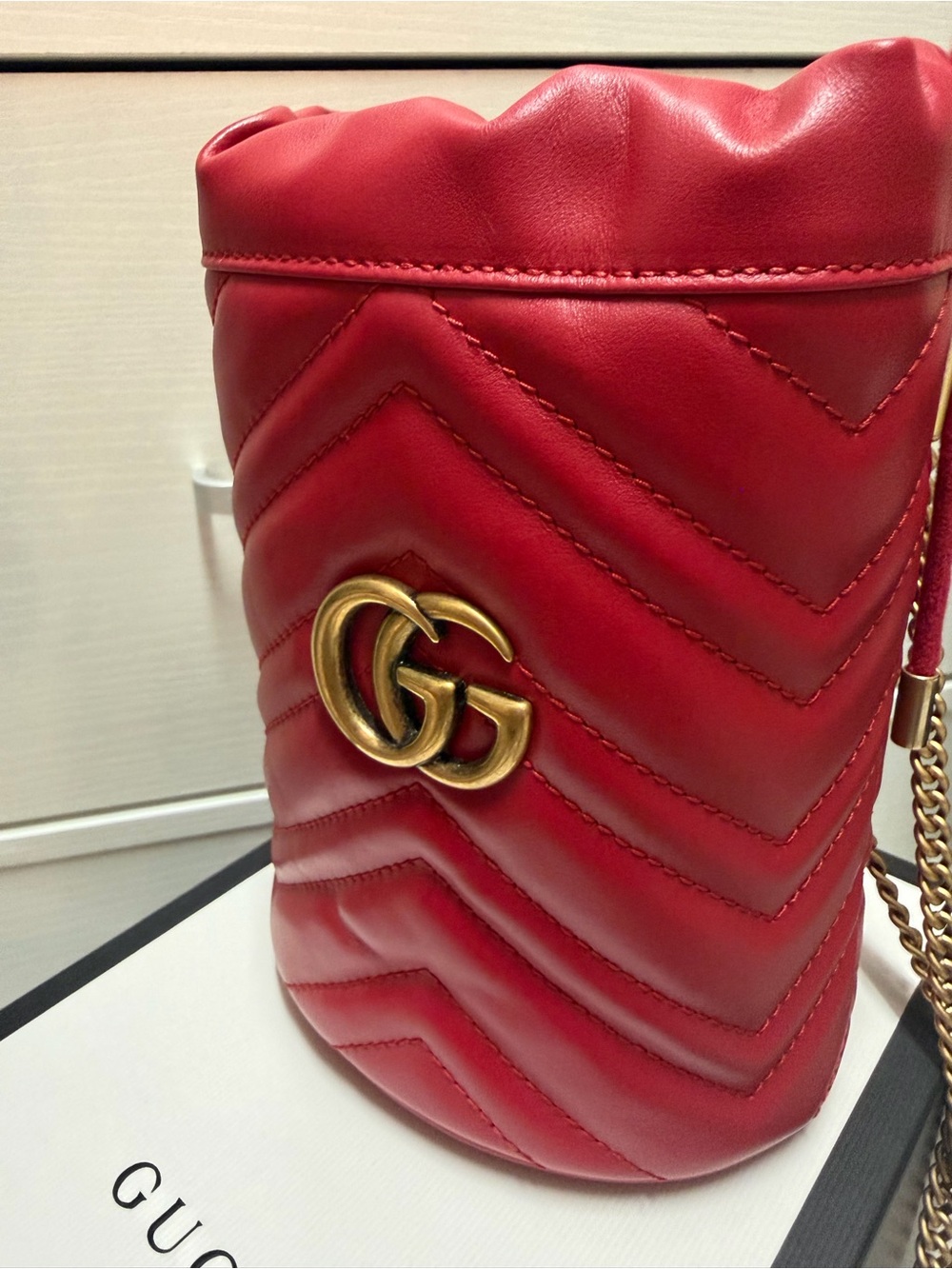 Gucci Red Chevron Quilted GG Bucket Crossbody - Picture 2 of 7
